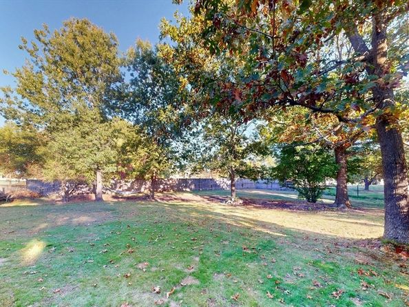 80 West St, Medfield MA 02052