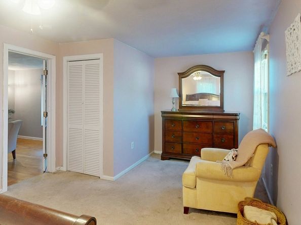80 West St, Medfield MA 02052