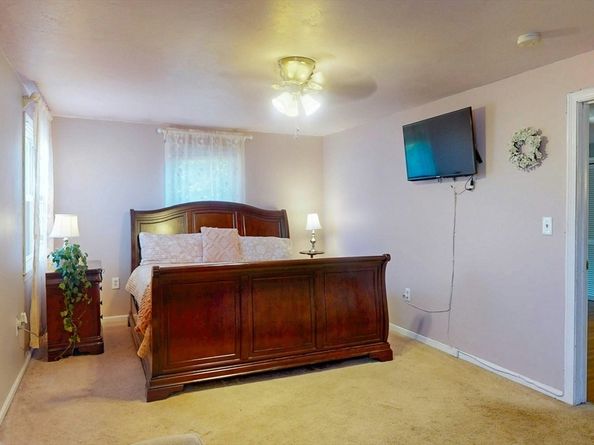 80 West St, Medfield MA 02052