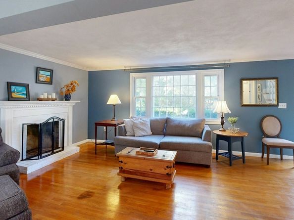 80 West St, Medfield MA 02052