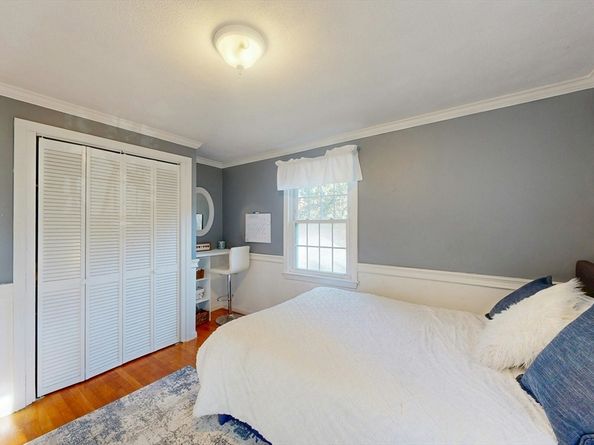 80 West St, Medfield MA 02052