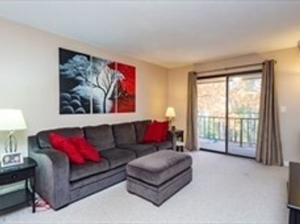 3 Greenbriar Dr 303, North Reading MA 01864