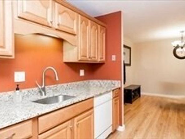 3 Greenbriar Dr 303, North Reading MA 01864