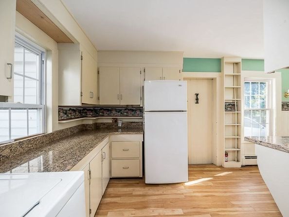 98 Main St, Wenham MA 01984