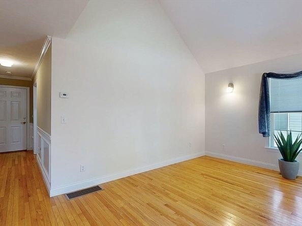 31 Enaya Circle 31, Worcester MA 01606