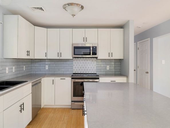267 Carlisle Road, Bedford MA 01730