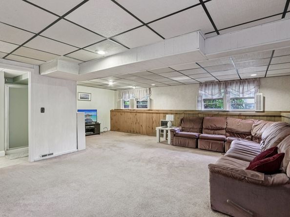 137 Peregrine Rd, Abington MA 02351