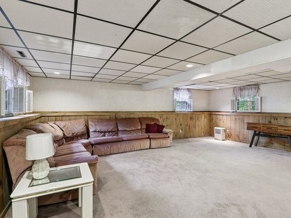 137 Peregrine Rd, Abington MA 02351