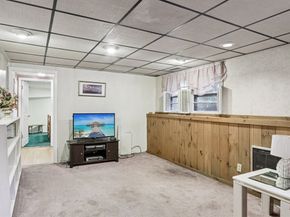 137 Peregrine Rd, Abington MA 02351