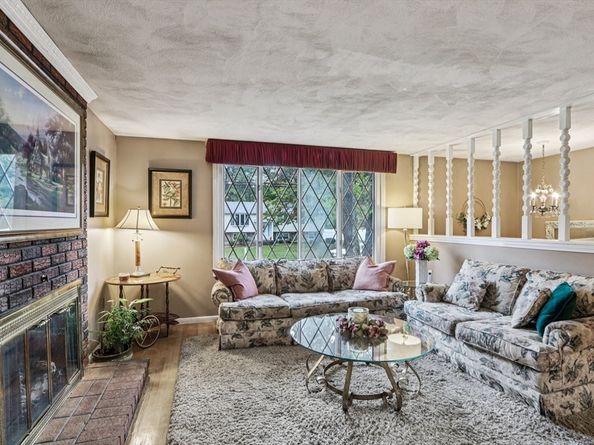 137 Peregrine Rd, Abington MA 02351