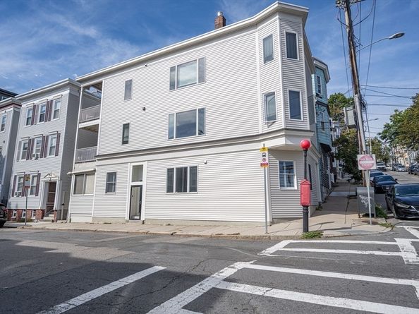 131-133 G St 1, Boston MA 02127