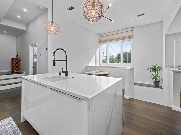 131-133 G St 1, Boston MA 02127