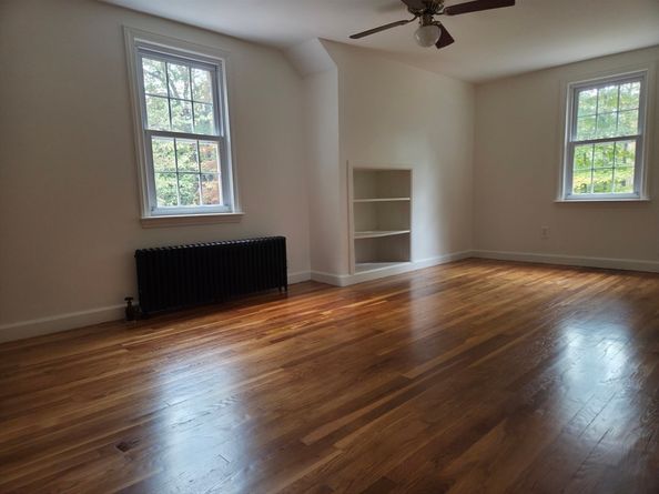 19 Laurelwood Ave, Leicester MA 01524