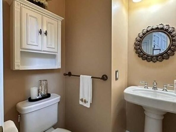 47 Preservation Ln, Holden MA 01520