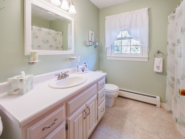 621 Woods Road, Barre MA 01005