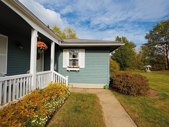 621 Woods Road, Barre MA 01005