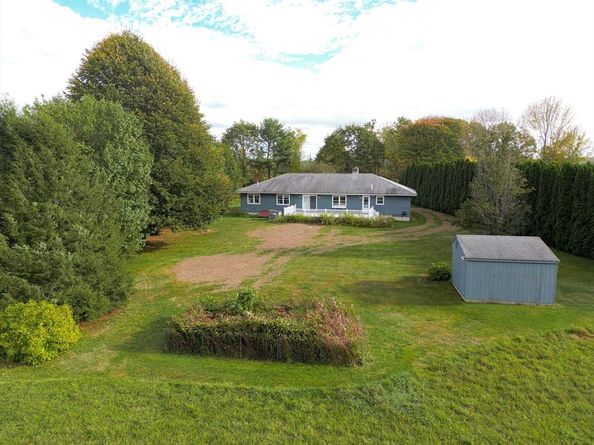 621 Woods Road, Barre MA 01005