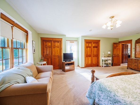 621 Woods Road, Barre MA 01005