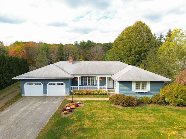 621 Woods Road, Barre MA 01005