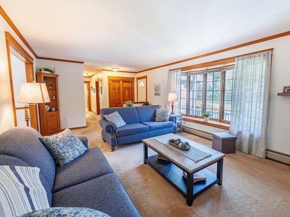 621 Woods Road, Barre MA 01005