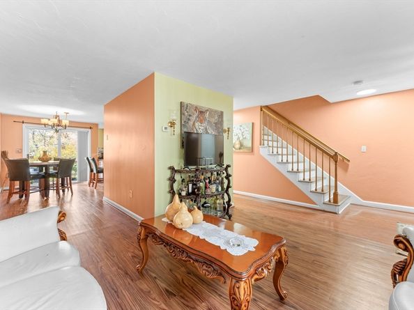 902 Irving Rd 902, Randolph MA 02368