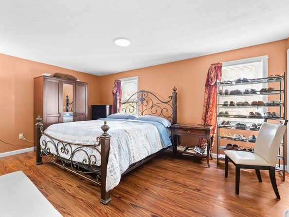 902 Irving Rd 902, Randolph MA 02368