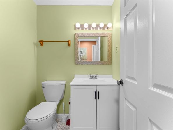 902 Irving Rd 902, Randolph MA 02368