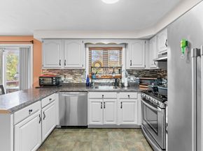 902 Irving Rd 902, Randolph MA 02368