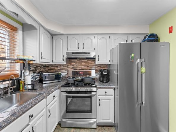 902 Irving Rd 902, Randolph MA 02368