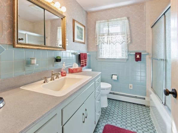 55 Old Common Rd, Auburn MA 01501