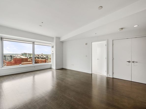 110 Stuart St 19H, Boston MA 02116