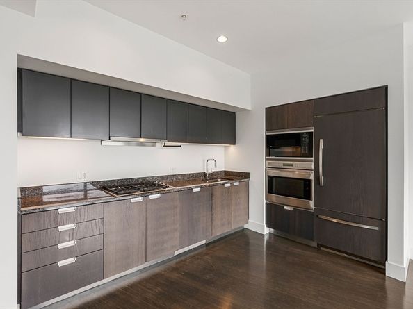 110 Stuart St 19H, Boston MA 02116