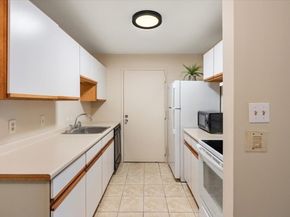 50 Village Brook Lane 4, Natick MA 01760