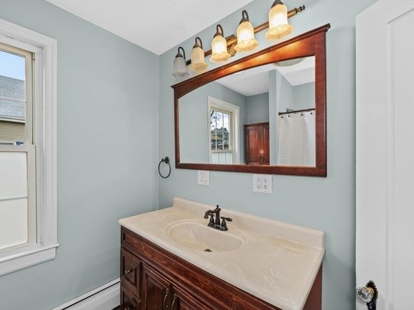 48 Franklin St, Peabody MA 01960