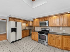 48 Franklin St, Peabody MA 01960