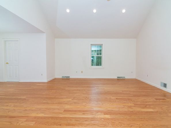 28 Stetson Dr, Marlborough MA 01752