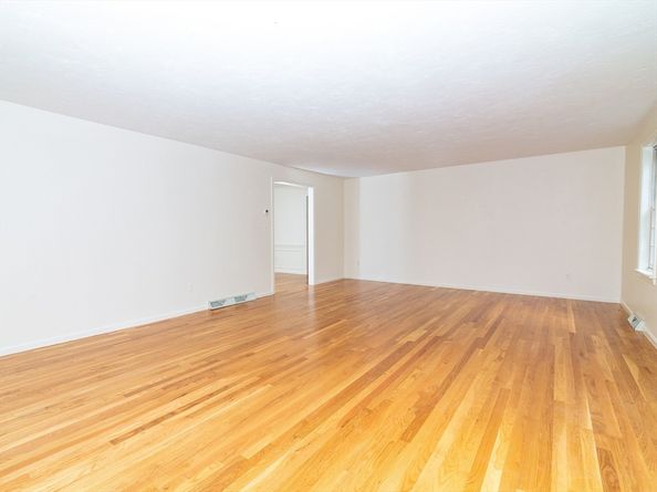 28 Stetson Dr, Marlborough MA 01752