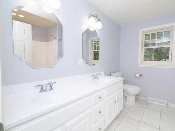 28 Stetson Dr, Marlborough MA 01752
