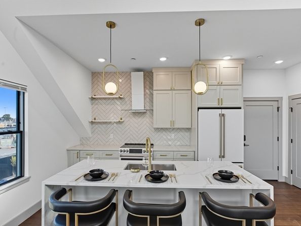 127 East Cottage Street 6, Boston MA 02125
