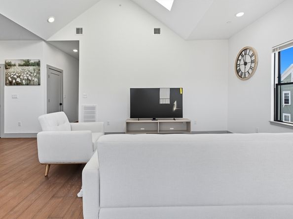 127 East Cottage Street 6, Boston MA 02125