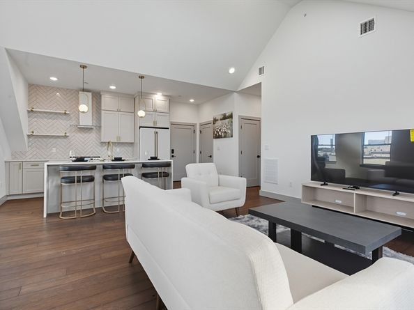 127 East Cottage Street 6, Boston MA 02125