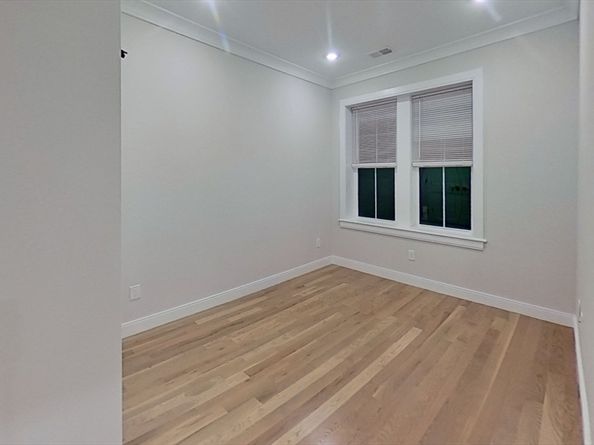47 Englewood, Boston MA 02135