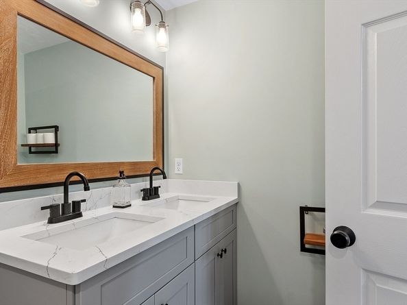 11 Lovell St, Westminster MA 01473