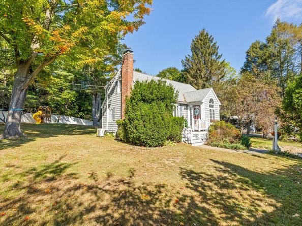 4 Powers Rd, Littleton MA 01460