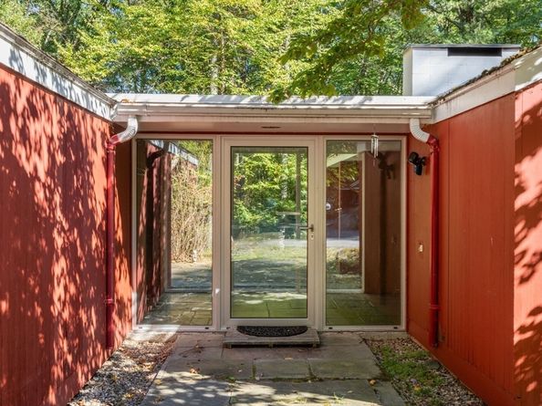 60 Baker Bridge Road, Lincoln MA 01773