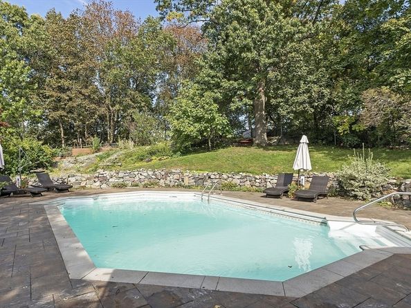 12 Powder House Road Ext, Medford MA 02155
