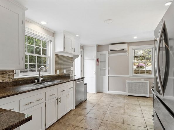 12 Powder House Road Ext, Medford MA 02155