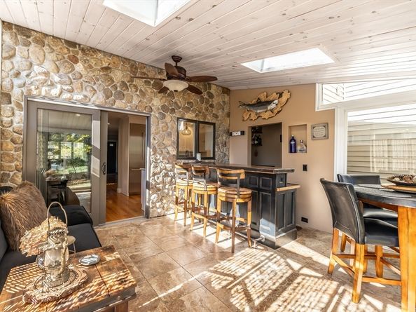 66 Pleasant St 16, Oxford MA 01537