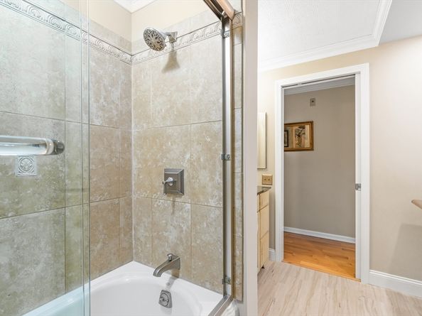 66 Pleasant St 16, Oxford MA 01537