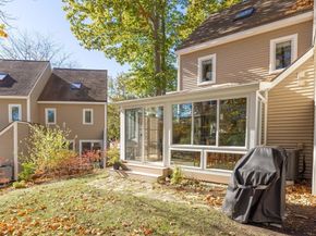 66 Pleasant St 16, Oxford MA 01537